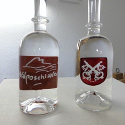 Flaggen, Wappen und Logos